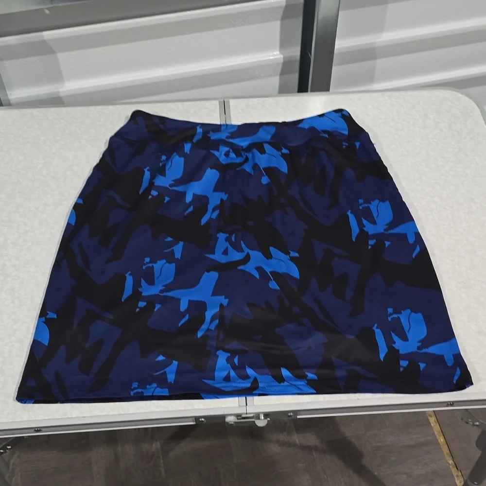 Lafaris brand skirt‎ with built-in shorts Blue camo pattern size Large